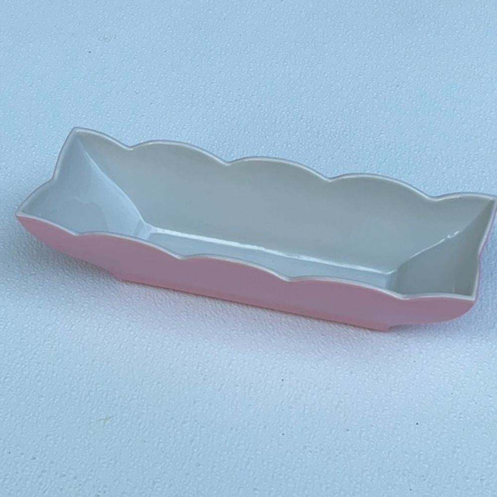 HULL  USA 153 PLANTER CERAMIC